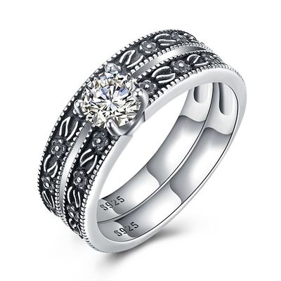 Hoog - Geplaatste de Overeenkomstentrouwringen van kwaliteits Klassieke 925 Sterling Silver Diamond Studded Cluster