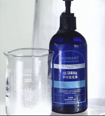 Geconcentreerde kruidnagel essentiële olie douche gel met International Klein Blue Design Style
