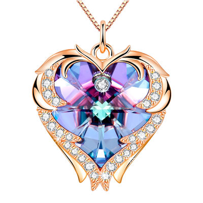 de Tegenhanger van de het Hartvorm van 8.2g 1.5ft Crystal Heart Necklace Slightly Askew