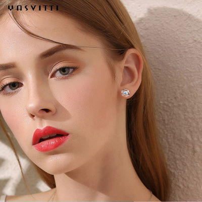Lucky Flower Zircon-Klaverkristal Diamond Stud Earrings